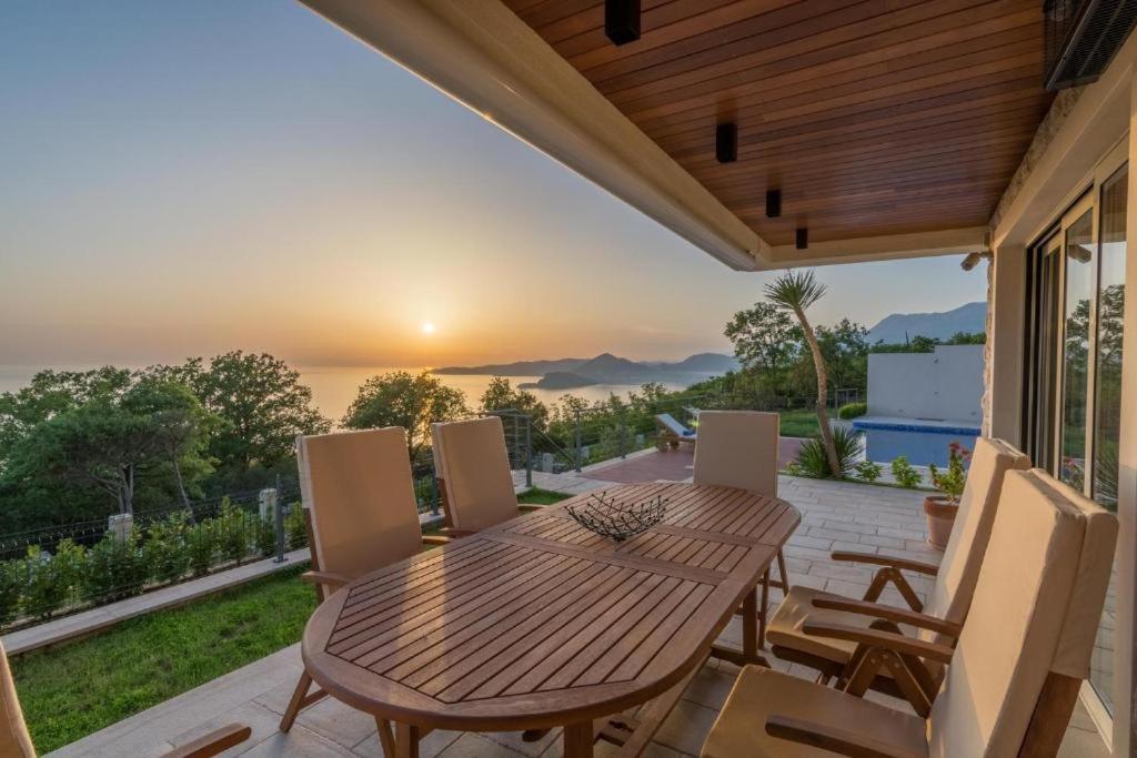 Luxury Villa Crystal Blue Sveti Stefan Dış mekan fotoğraf