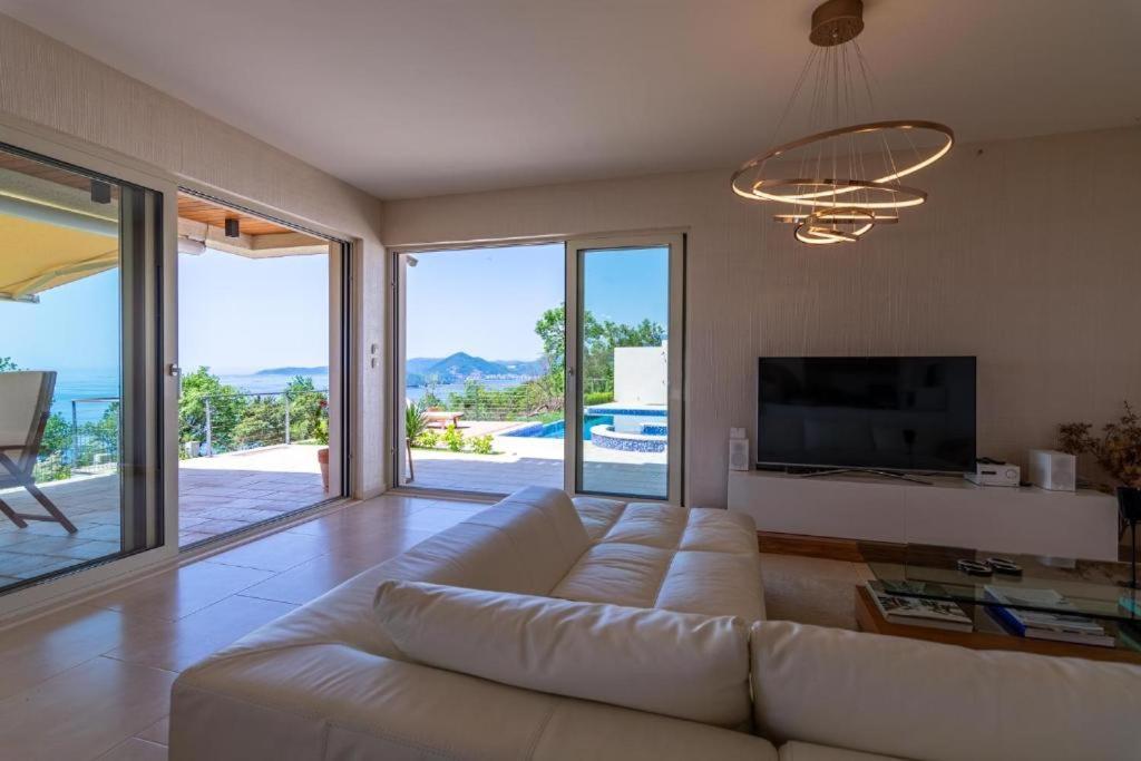 Luxury Villa Crystal Blue Sveti Stefan Dış mekan fotoğraf
